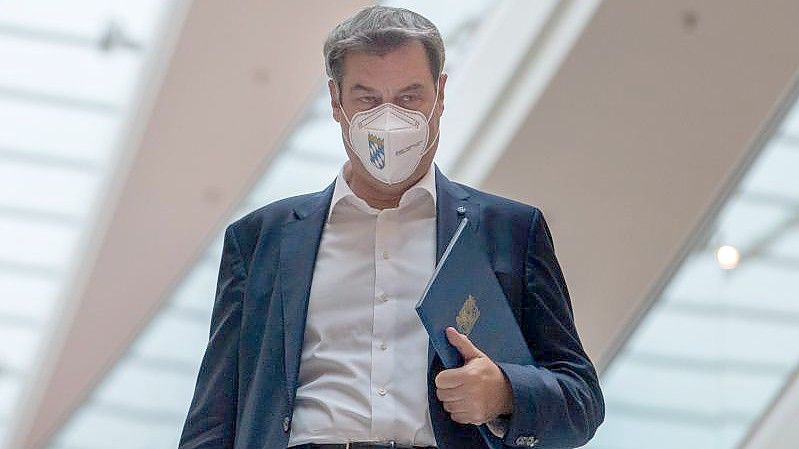 Markus Söder (CSU), Ministerpräsident von Bayern, kommt zur ersten Sitzung des bayerischen Kabinetts nach der Sommerpause. Foto: Peter Kneffel/dpa