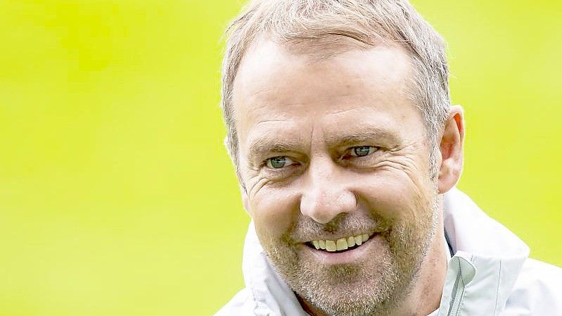 Hansi Flick gibt am Donnerstag beim Länderspiel gegen Liechtenstein sein Debüt als Bundestrainer. Foto: Tom Weller/dpa