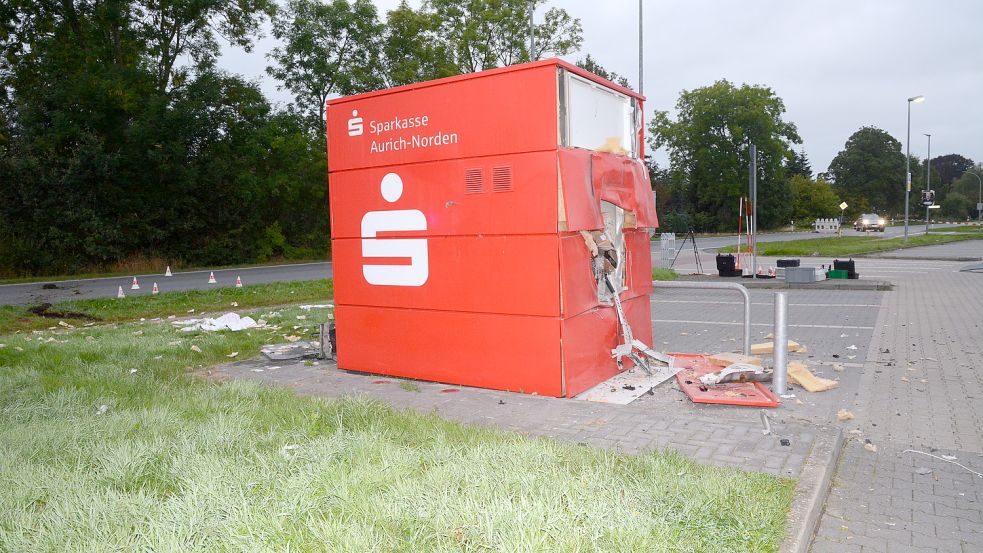Der Geldautomat wurde in der Nacht zu Donnerstag gesprengt. Foto: Polizeiinspektion Aurich/Wittmund