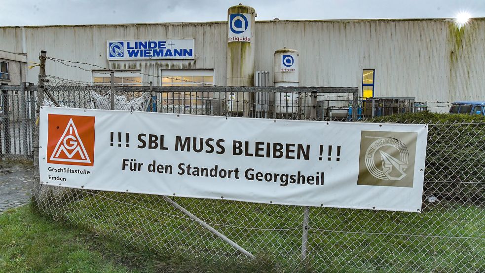 „SBL muss bleiben“: Auch wenn das Aus für den Standort längst besiegelt ist, streitet man sich noch über das Wann und Wie. Foto: Ortgies