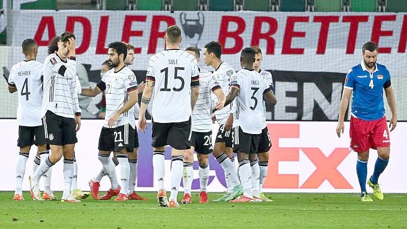 Die deutsche Fußball-Nationalmannschaft setzt sich in St. Gallen gegen Liechtenstein durch. Foto: Sven Hoppe/dpa