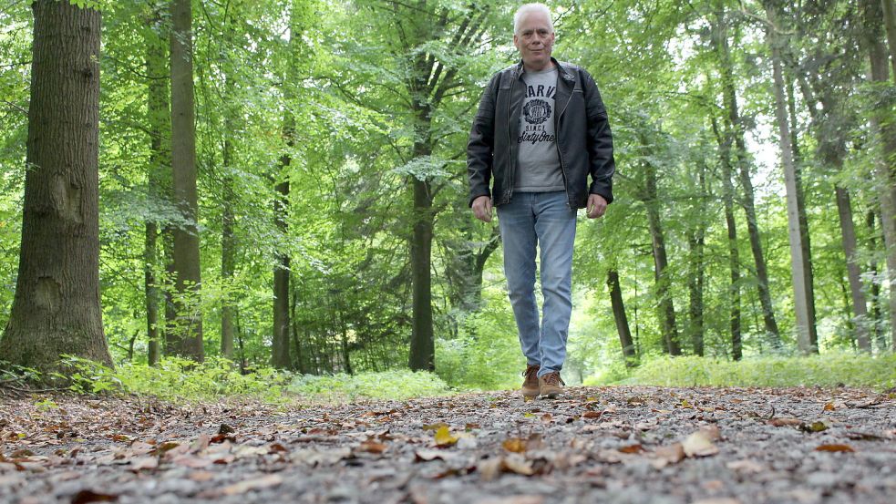 Holtriems Bürgermeisterkandidat Alwin Taaken ist besonders gern im Wald unterwegs. Foto: Oltmanns