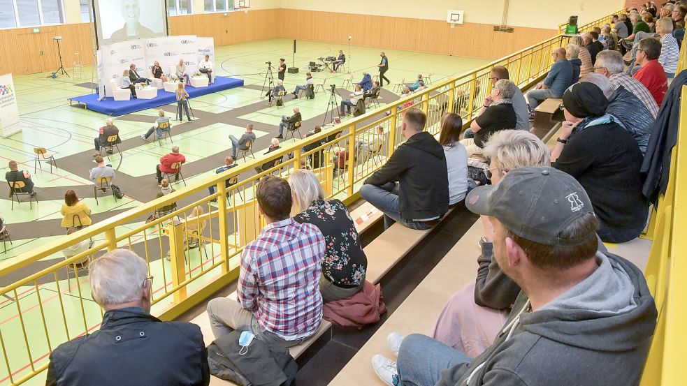 Das Interesse an der Veranstaltung war groß. Wegen der Pandemie musste die Besucherzahl vor Ort jedoch begrenzt werden.