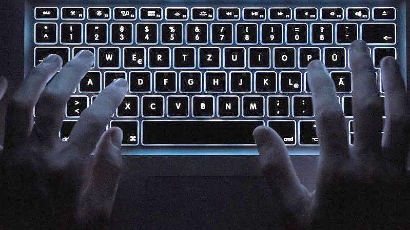 Immer wieder werden auch Abgeordnte des Deutschen Bundetags zum Ziel von Cyberangriffen. Foto: Silas Stein/dpa