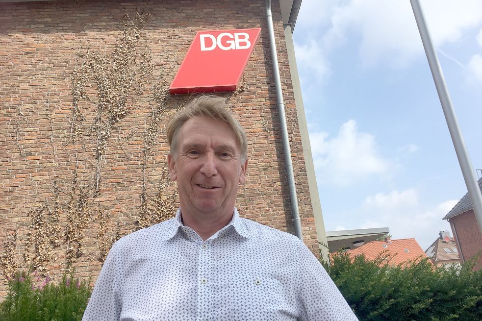 Jörg Penning ist Mitglied der Dienstleistungsgewerkschaft Verdi – und deren Vertrauensmann in der Leeraner Stadtverwaltung. Foto: Mielcarek