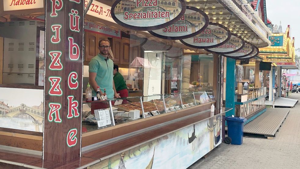 Auch auf der Esenser "Schützenwiese" stand "Kalle" Lübcke fünf Tage lang mit seinem Verkaufswagen. Foto: Siemens