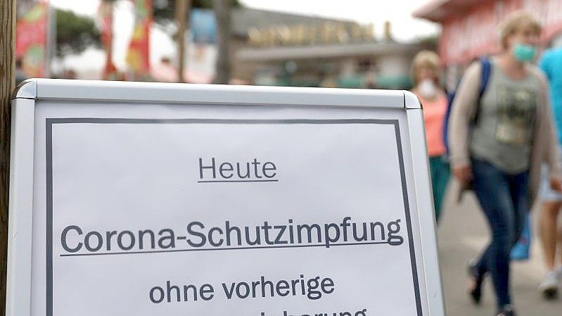 Wer freiwillig ohne Impfung bleibt, muss im Fall einer Quarantäne zunehmend auf Lohnfortzahlung verzichten. Foto: Bernd Wüstneck/dpa-Zentralbild/dpa