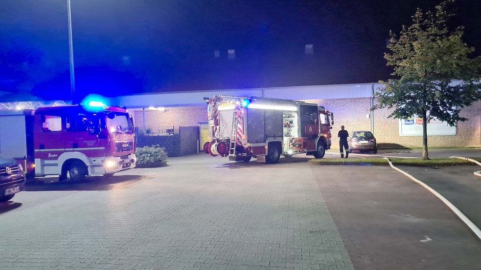 Die Feuerwehr musste in Pewsum ausrücken. Ein Verbrauchermarkt stand unter Wasser. Foto: Feuerwehr