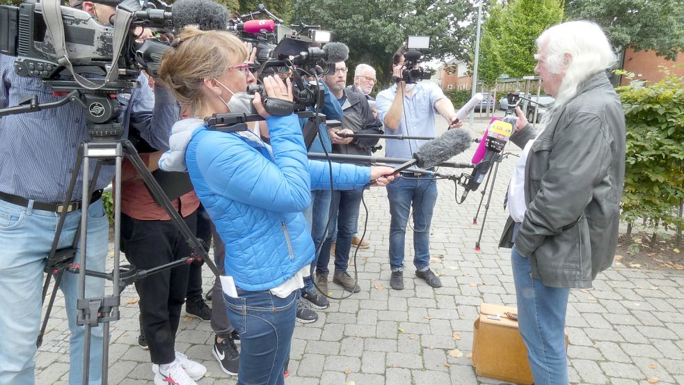 Verteidiger Reinhard Nollmann kritisierte das Urteil. Viele Medienvertreter begleiteten die Urteilsverkündung. Foto: Rümmele