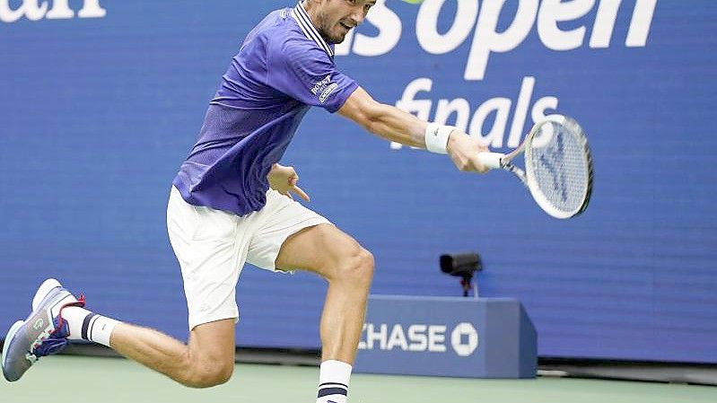 Daniil Medwedew in Aktion beim US-Open-Finale. Foto: John Minchillo/AP/dpa