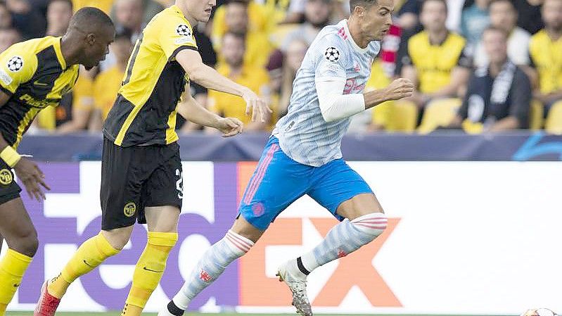 Romelu Lukaku (l) vom FC Chelsea feiert mit Jorginho sein Tor zum 1:0 gegen Zenit. Foto: John Walton/PA Wire/dpa