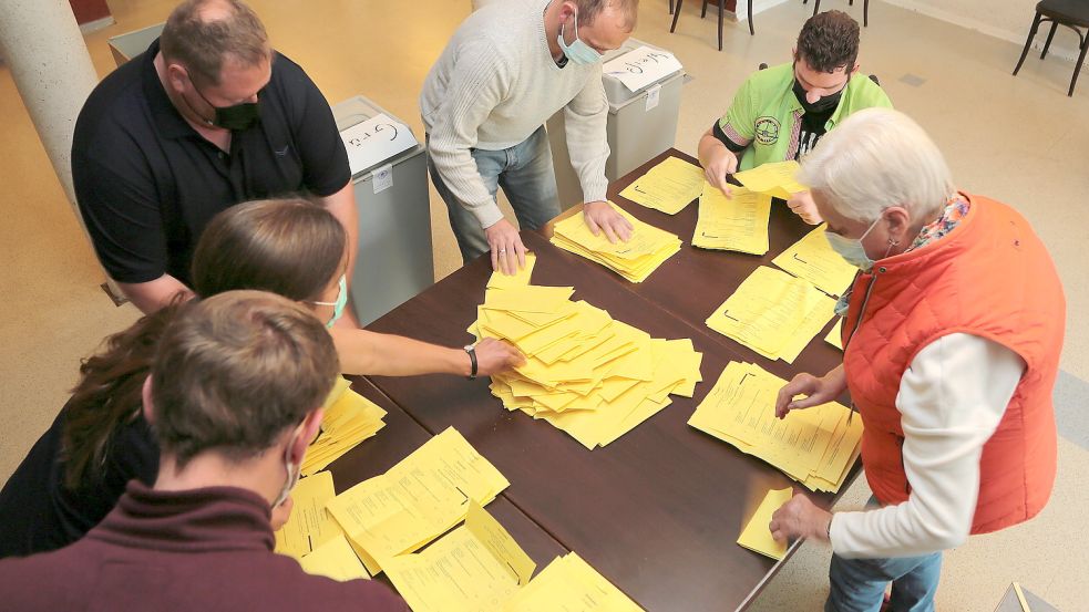 Die Stimmen für die Kommunalwahl sind ausgezählt. Dennoch wird es in Norden noch Veränderungen bei der Besetzung der Stadtratssitze geben. Foto: Kiefer