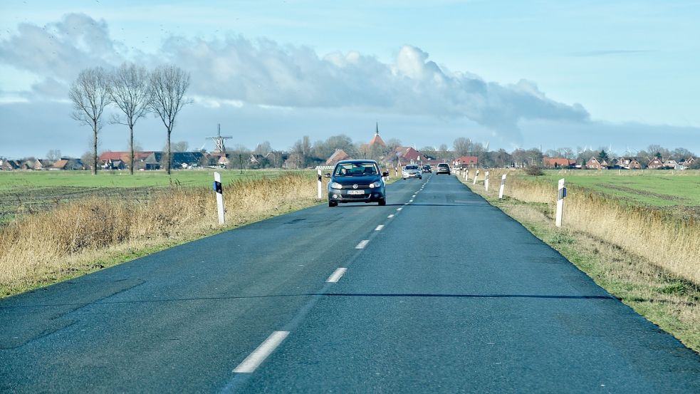 An der L2 zwischen Rysum und Wybelsum klafft aktuell noch eine Lücke im Radweg. Aber Schritt für Schritt geht es voran. Foto: Archiv