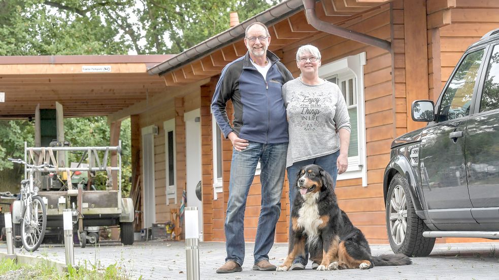 Seit dem 9. September hat das Ehepaar Münk sein Grundstück in Marcardsmoor nicht mehr verlassen. Nachbarn gehen mit dem Hund Gassi. Foto: Ortgies