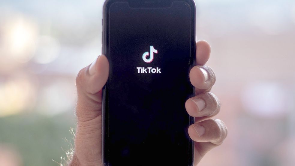 Früher waren es Computerspieler oder eine TV-Werbung, heute lässt die App Tiktok Lieder so richtig durchstarten.