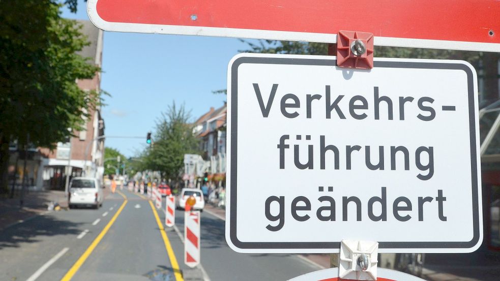 Experimentierfläche Straßenverkehr: Die Stadt Emden erprobt auf einem Abschnitt der Neutorstraße neue Wege. Foto: Päschel