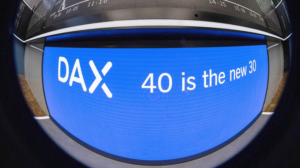 Für den Dax ist eine neue Ära angebrochen: Der Leitindex zählt nun 40 Titel. Foto: Boris Roessler / dpa