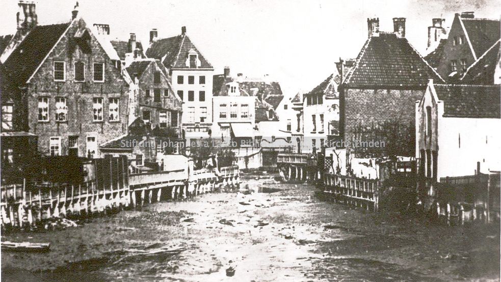 Ein Blick auf das Gasthaus-Siel, das sich auf der Seite des Alten Grabens befunden hatte. Quelle: Stiftung Johannes-a-Lasco-Bibliothek