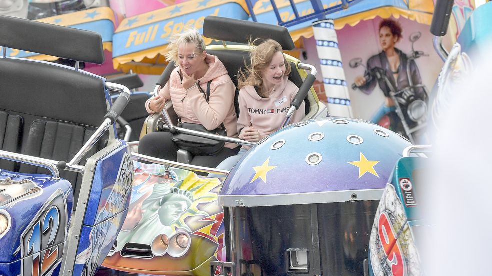 Der „Bliede-Park“ in Emden war ein voller Erfolg, heißt es vom Schausteller-Vorsitzenden. Fotos: Ortgies