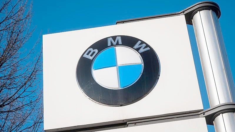 BMW weist den behaupteten Anspruch der Umwelthilfe zurück. Foto: Christophe Gateau/dpa
