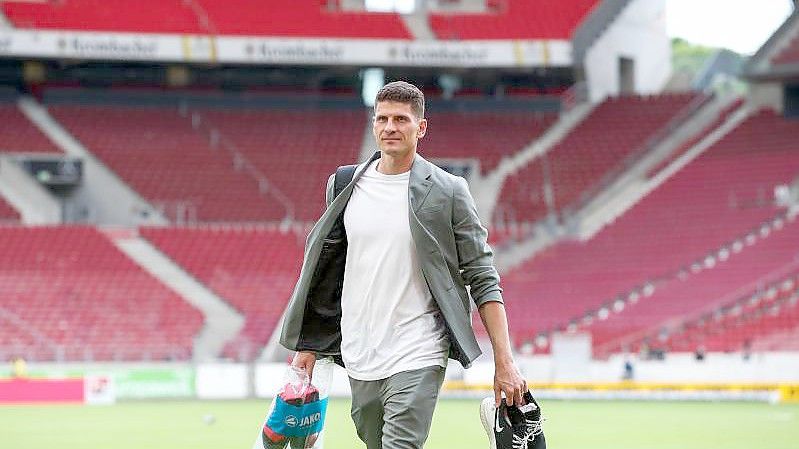 Will erstmal nicht Trainer sein: Mario Gomez. Foto: Tom Weller/dpa