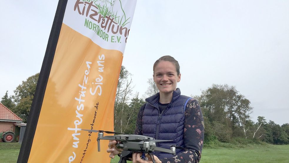 Jessika Tuitjer findet das Engagement des Vereins Kitzrettung Nortmoor anerkennenswert. Ehrenamtliche Arbeit, sagt sie, sollte mehr Anerkennung erfahren. Foto: Schneider-Berents