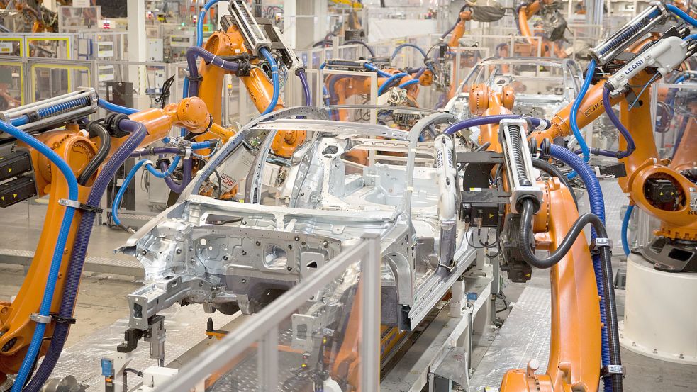 Die Produktion im Emder VW-Werk wird in der kommenden Woche wieder stillstehen. Foto: Sarbach/DPA