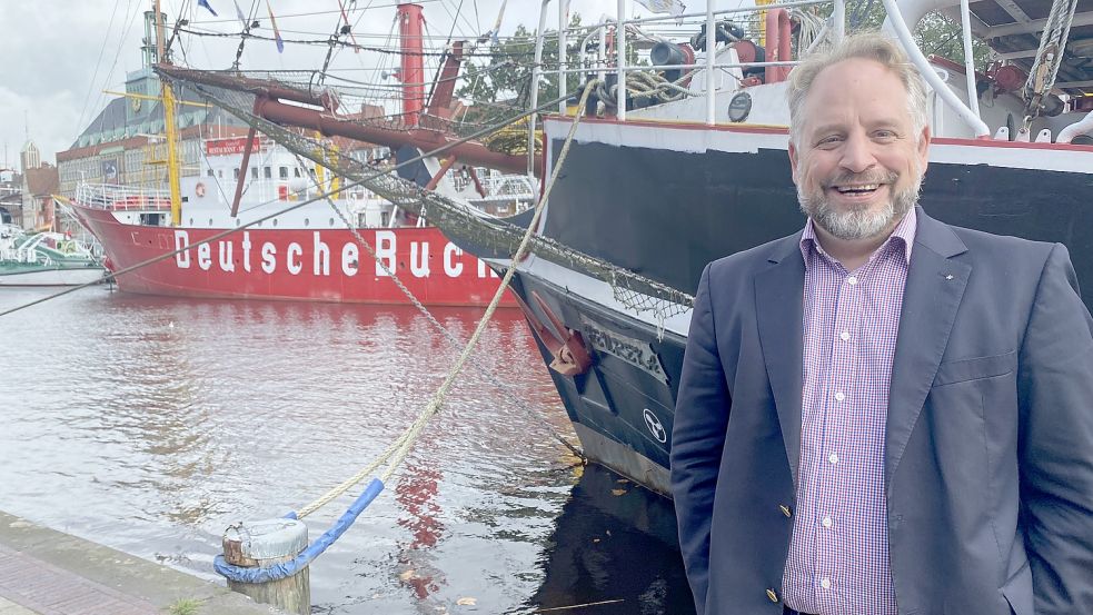 Im Wahlkampf konnte Dr. Joachim Kleen seine Heimat neu kennenlernen. Ans Herz gewachsen ist ihm dabei auch die Stadt Emden mit ihrem maritimen Flair. Foto: Tomé