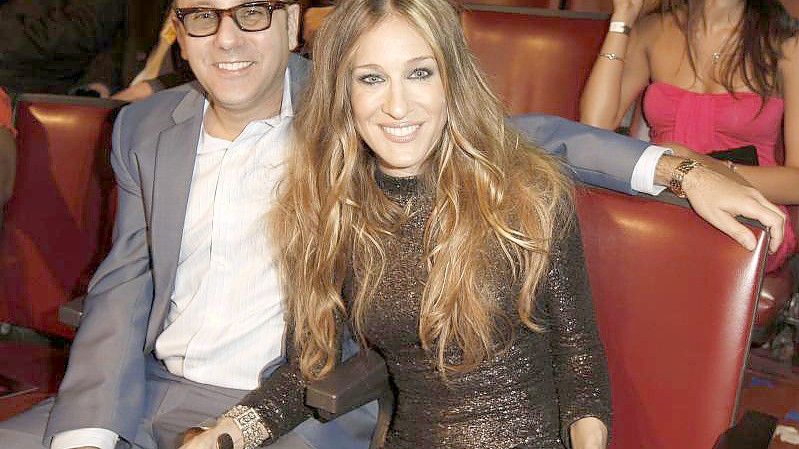 Die Schauspielerin Sarah Jessica Parker (r) und ihr Kollege Willie Garson. Foto: Matt Sayles/AP/dpa