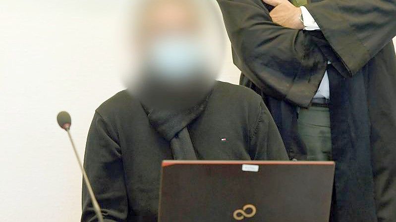 Der Angeklagte im Gericht in Köln. Foto: Roberto Pfeil/dpa