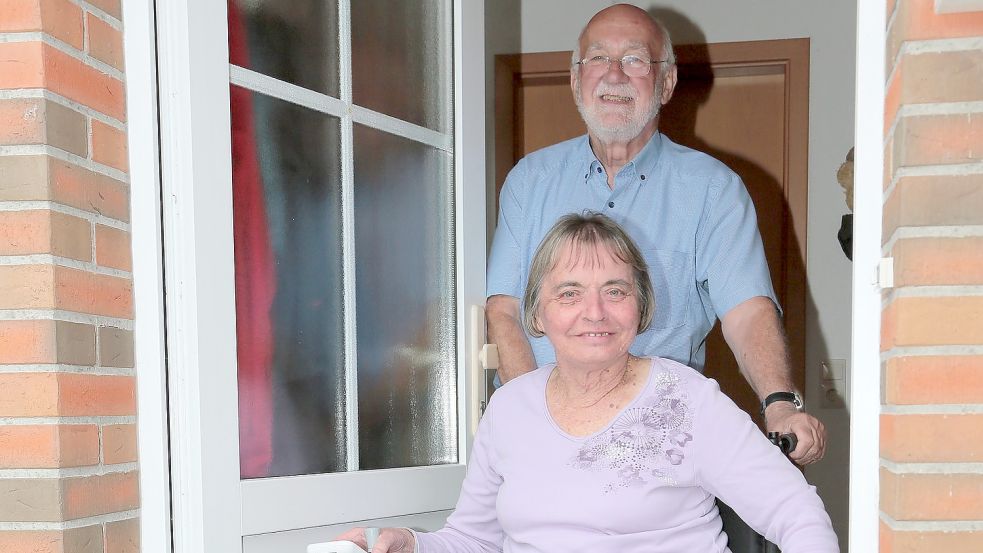 Mit ihrem Ferienhaus in Neßmersiel waren Karin und Ulrich Thomas zufrieden. Dafür stießen sie bei der Erkundung von Neßmersiel und Norden auf Probleme. Foto: Boki