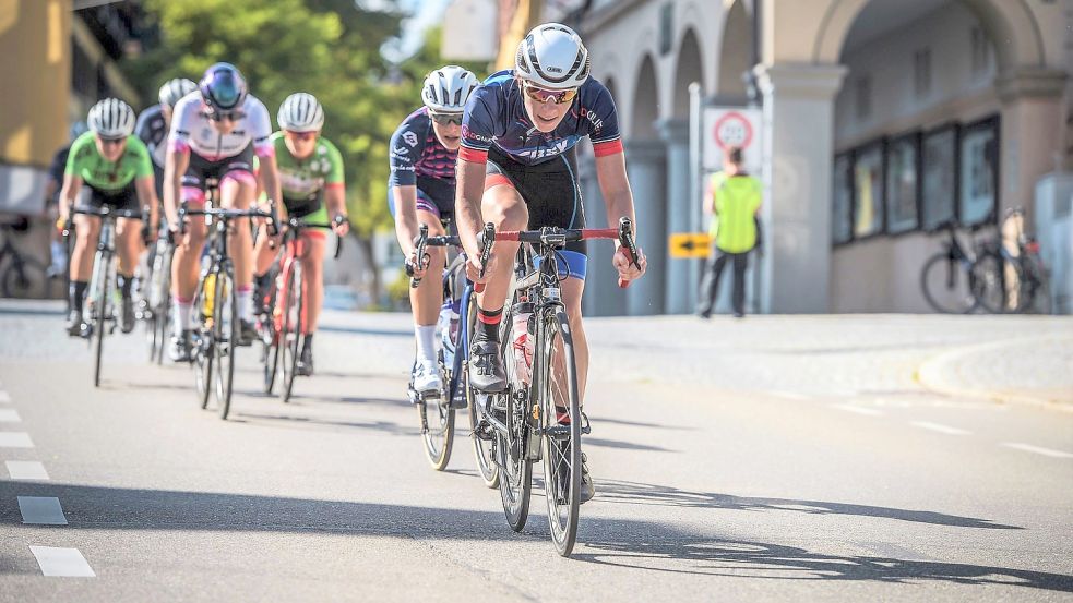 Beim Bundesligafinale in Bad Dürrheim (Schwarzwald) machte Ann Gela Ukena (vorne) mächtig Tempo. Foto: Sportograf