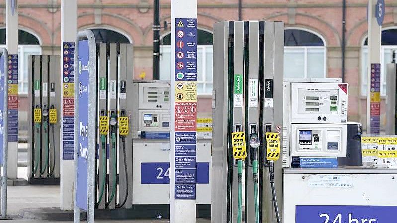 Eine Tankstelle in Sheffield ist wegen Kraftstoffmangels geschlossen. Foto: Danny Lawson/PA Wire/dpa