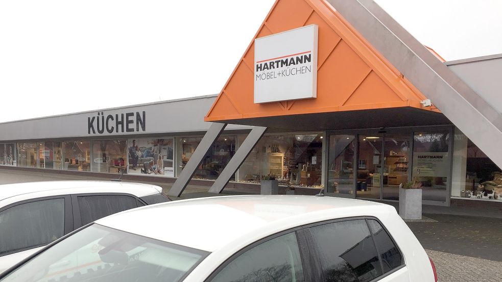 Das Möbel- und Küchenhaus Hartmann in Detern ist insolvent. Das Gebäude ist verkauft. Darin zieht die Gerken Wohndesign GmbH ein. Das Unternehmen ist jetzt noch in Bad Zwischenahn ansässig. Foto: Schneider-Berents
