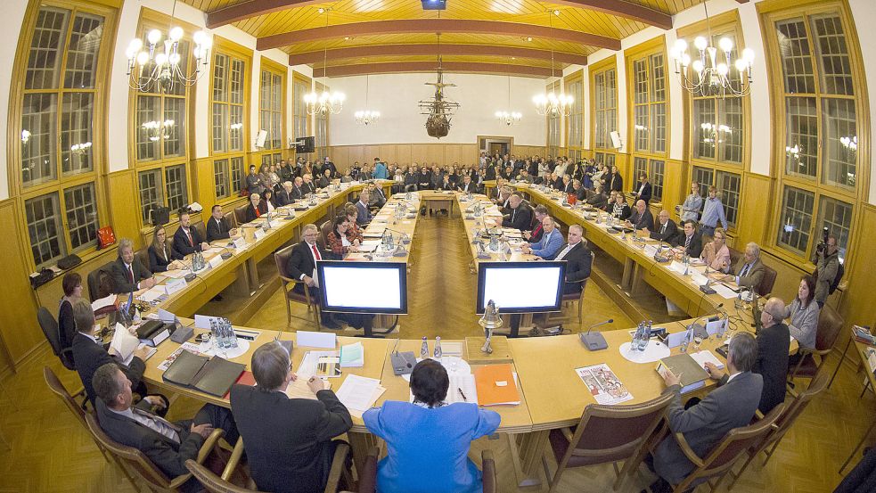Rückblick: Der jetzige Rat der Stadt Emden kam am 3. November 2016 zu seiner konstituierenden Sitzung zusammen. Foto: J. Doden/Archiv
