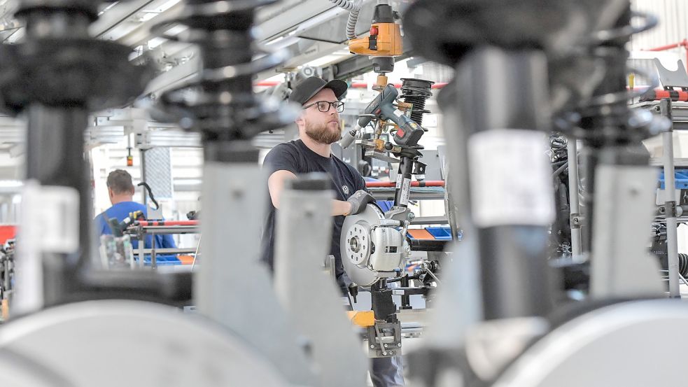 Im Emder Volkswagen-Werk können die Bänder ab kommendem Montag wieder laufen. Foto: Ortgies/Archiv