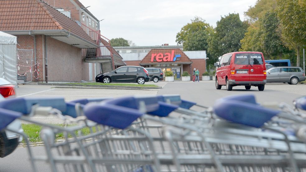 Der Norder Real-Markt befindet sich an der Straße Glückauf. Foto: Hillebrand