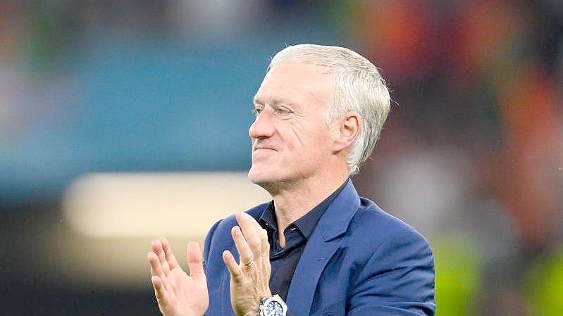 Frankreichs Trainer Didier Deschamps verspricht: „Wir wollen diesen Titel holen.“. Foto: Robert Michael/dpa-Zentralbild/dpa