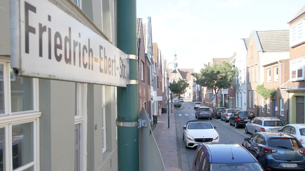 Ab Freitag soll der Verkehr auf der Friedrich-Ebert-Straße beruhigt werden. Die Stadt plant eine eingeschränkte Einbahnstraßenregelung für die Strecke durch Klein-Faldern. Foto: Päschel