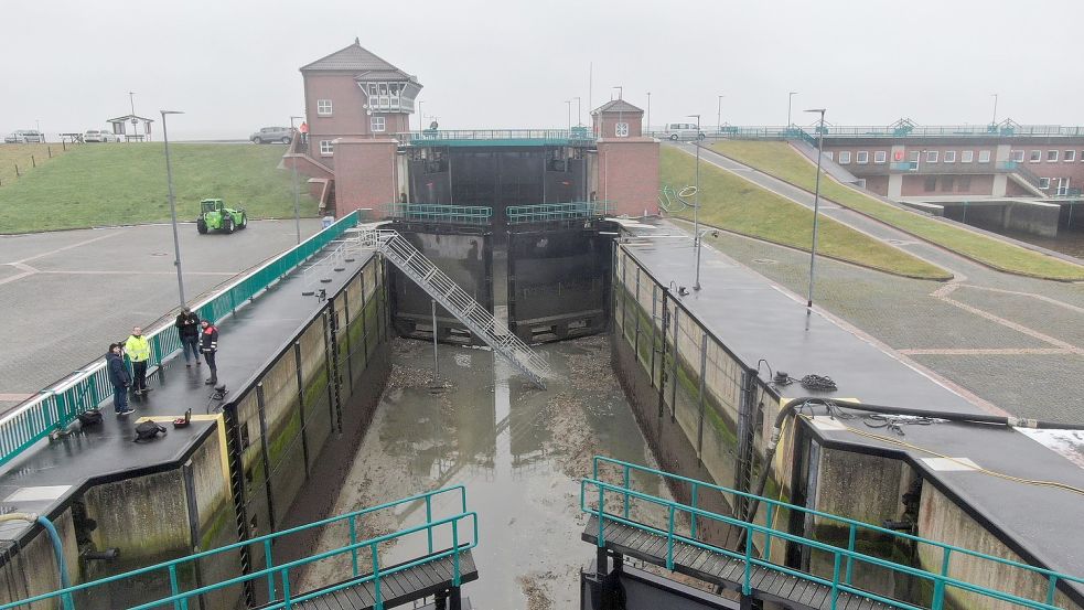 Siele gehören zu Ostfriesland dazu. Doch in ein paar Jahrzehnten werden sie nicht mehr wie gewohnt funktionieren. Davor warnt der 1. Entwässerungsverband Emden. Archivbild. Hock