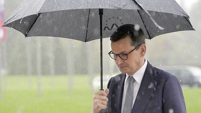 Regierungschef Mateusz Morawiecki hat das polnische Verfassungsgericht gebeten, ein Urteil des Europäischen Gerichtshofs zu überprüfen. Foto: Petr David Josek/AP/dpa