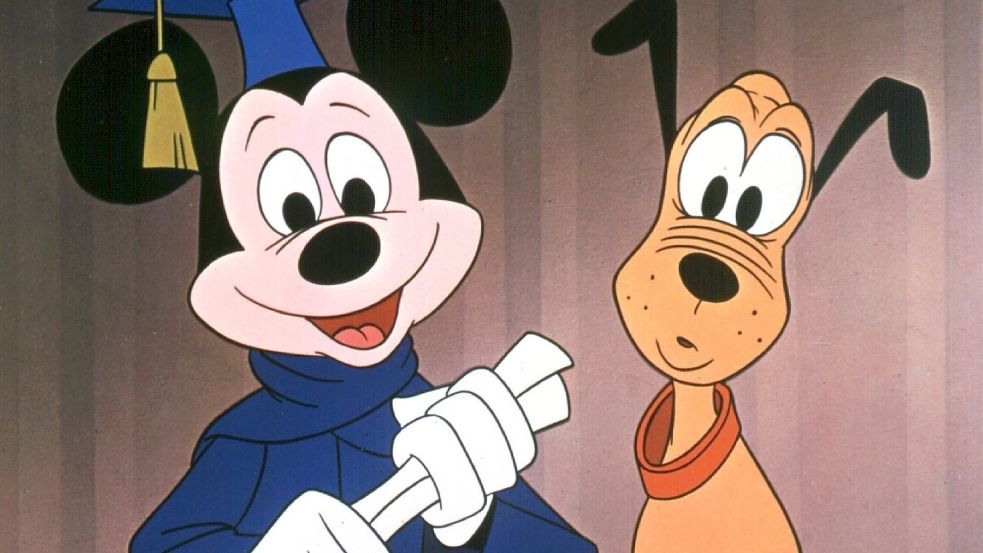 Mickey Mouse, die wohl populärste Zeichentrick-Figur der Walt-Disney-Studios, mit Hund Pluto. Foto: DPA/Archiv