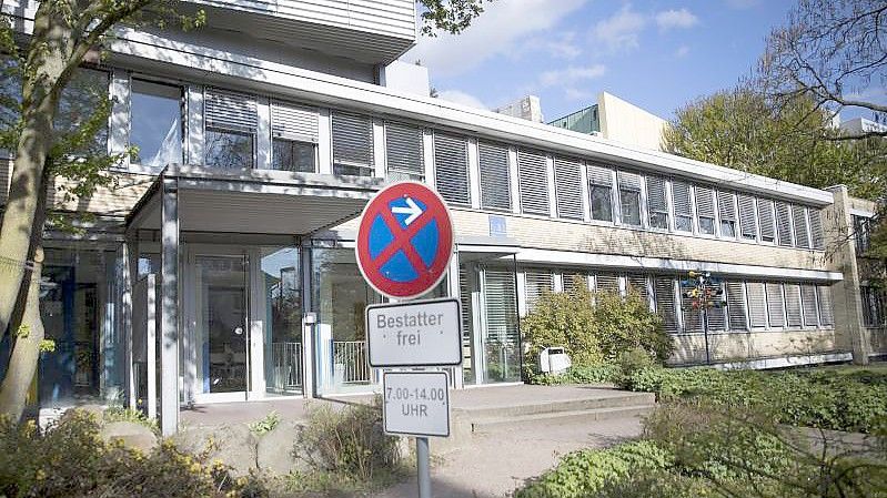 Das Institut für Rechtsmedizin in Hamburg gilt als eines der renommiertesten in Deutschland - das geht auch auf den verstorbenen Werner Janssen zurück. Foto: picture alliance / Christian Charisius/dpa