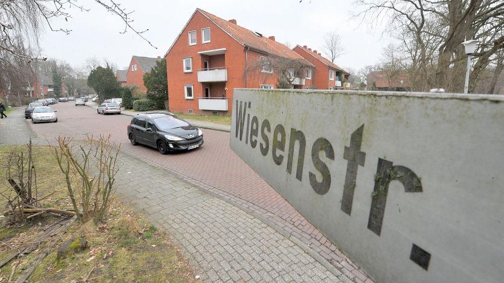 In den Mehrfamilienhäusern an der Wiesenstraße stehen viele Wohnungen leer. Foto: Archiv/Ortgies