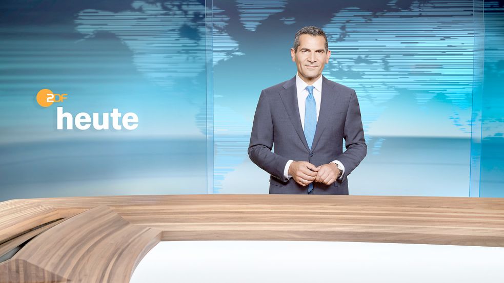 Moderator Mitri Sirin ist das neue Gesicht der ZDF-Hauptnachrichten. Foto: Jana Kay/ZDF/dpa