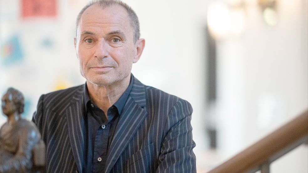 Autor Norbert Gstrein steht vor einer Lesung der Autorinnen und Autoren der Shortlist Deutscher Buchpreis 2021 im Literaturhaus Frankfurt. Foto: Sebastian Gollnow/dpa Foto: Sebastian Gollnow