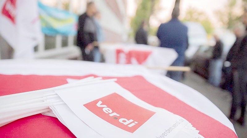 Verdi will in den kommenden Tarifverhandlungen „deutlich spürbare Reallohnsteigerungen“. Foto: Christoph Soeder/dpa