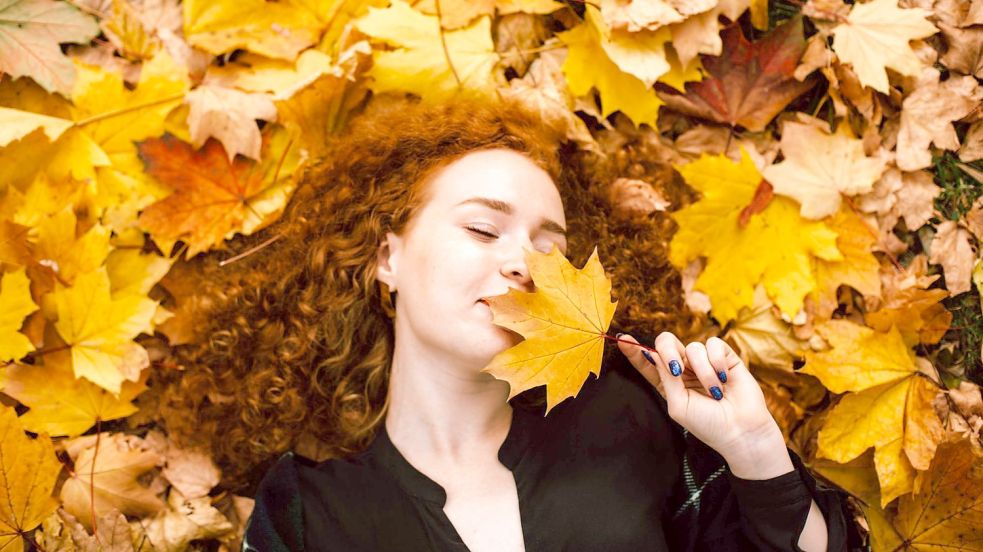Es gibt einige Tipps, mit denen Sie wach durch den Herbst kommen und ihn genießen können. Foto: imago images/Cavan Images