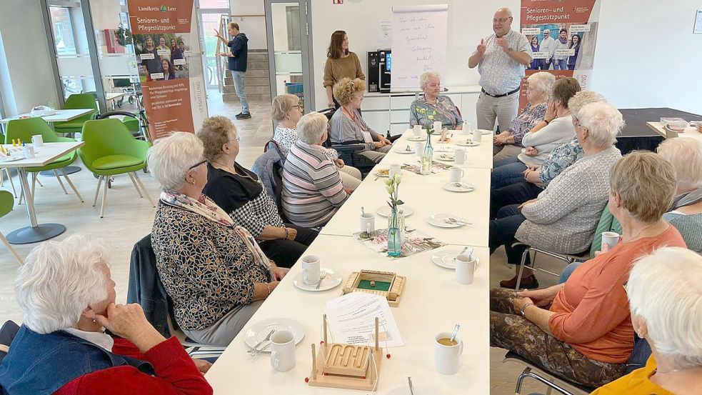 Im Familienzentrum gibt es Angebote für alle Altersgruppen: Am internationalen Tag der älteren Menschen gab es im Familienzentrum einen ganzen Tag lang ein vielfältiges Angebot für Senioren. Foto: Jugendbüro Bunde
