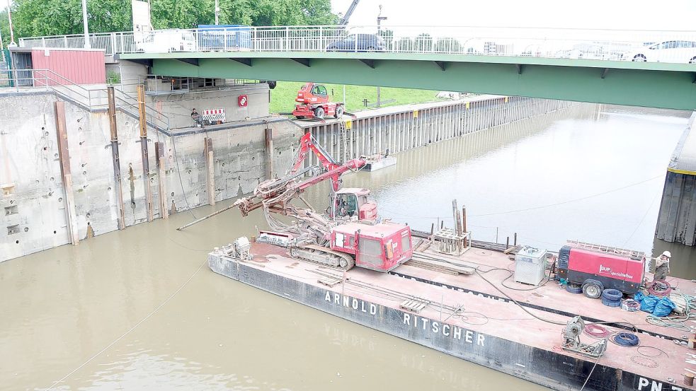 Das zuständige Planungsbüro hat schon zum dritten Mal eine Kostensteigerung für die Modernisierung der Seeschleuse gemeldet. Foto: Wolters / Archiv